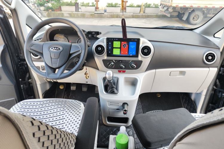 Used JAC Refine M3 2019 Creator Edition 1.8L Luxury Model Center Console