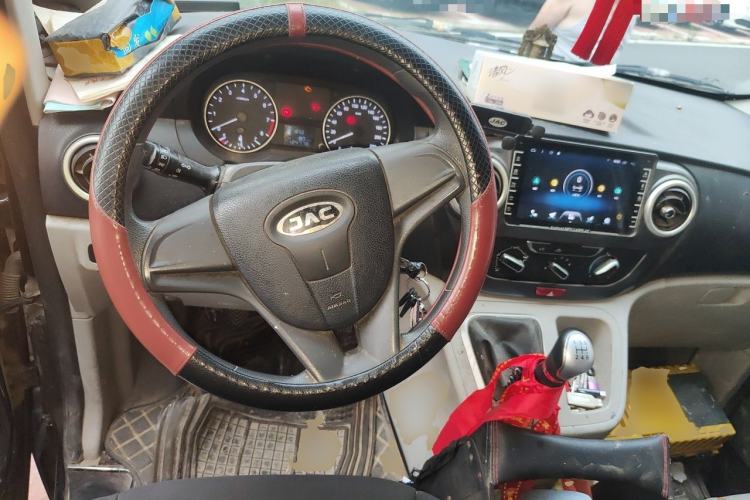 Used JAC Refine M3 2019 Creator Edition 1.8L Luxury Model Center Console
