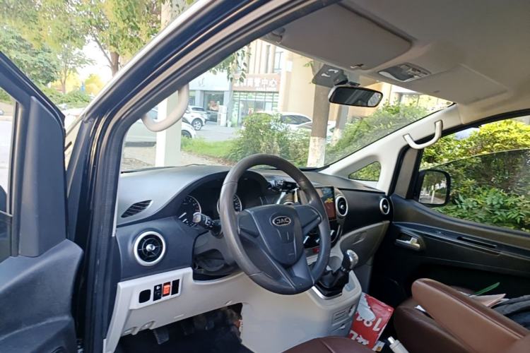 Used JAC Refine M3 2019 Creator Edition 1.8L Luxury Model Center Console