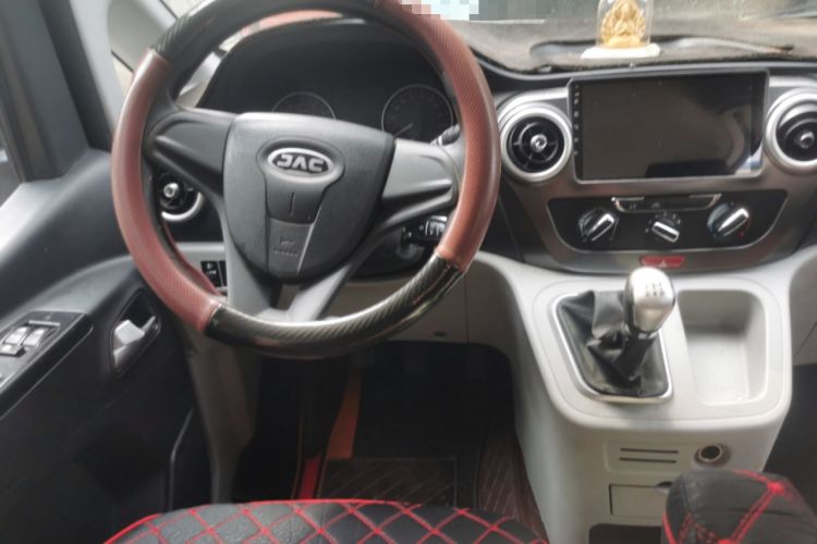 Used JAC Refine M3 2019 PLUS Maker Edition 1.8L Luxury Model Center Console
