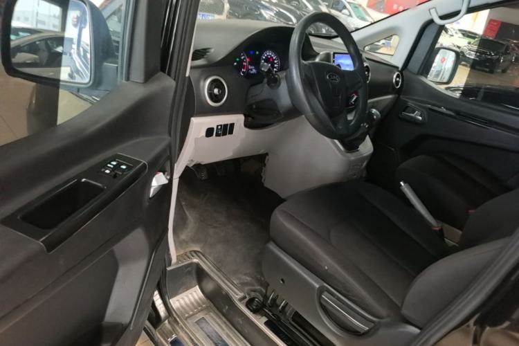 Used JAC Refine M3 2019 Creator Edition 1.8L Luxury Model Driver Seat