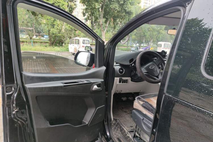 Used JAC Refine M3 2019 PLUS IKEA Edition 1.8L Luxury Model Driver Seat