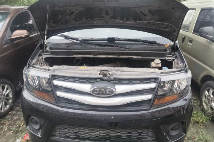 Used JAC Refine M3 2019 PLUS Maker Edition 1.8L Luxury Model Engine Bay
