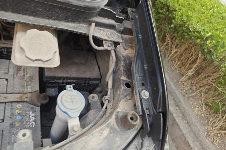 Used JAC Refine M3 2019 1.8L 5-Seater Express Edition Engine Bay Left