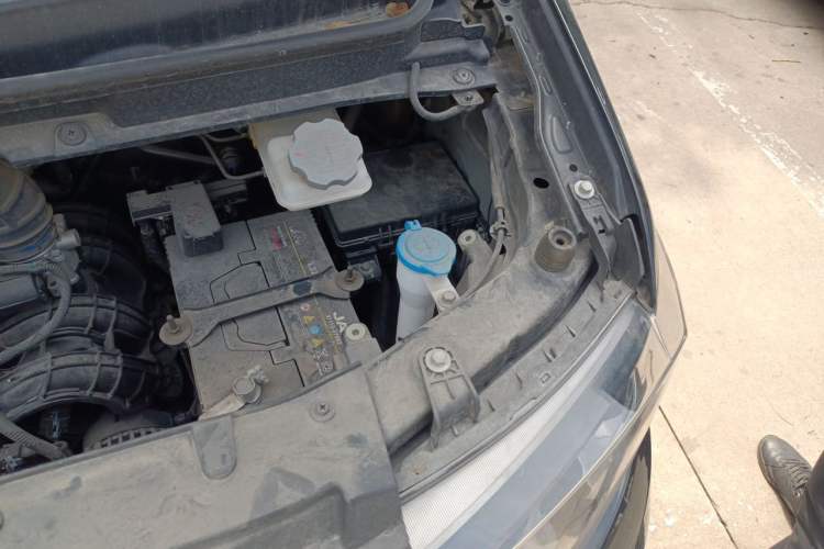 Used JAC Refine M3 2019 Creator Edition 1.8L Luxury Model Engine Bay Left