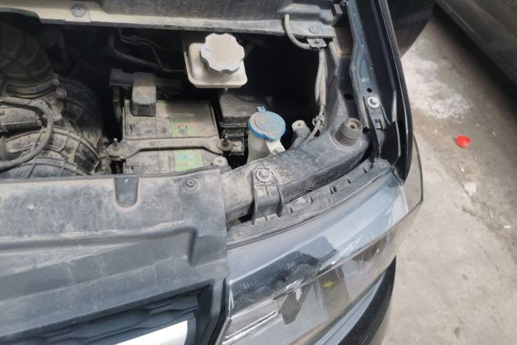Used JAC Refine M3 2019 PLUS Maker Edition 1.8L Luxury Model Engine Bay Left