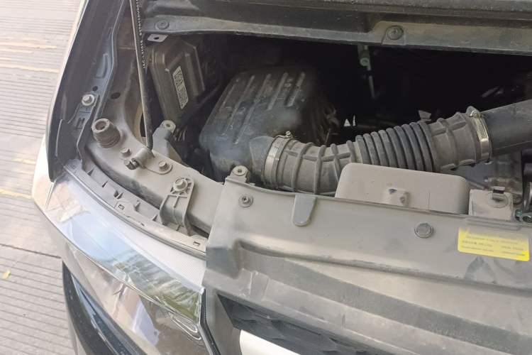 Used JAC Refine M3 2019 PLUS Maker Edition 1.8L Luxury Model Engine Bay Right