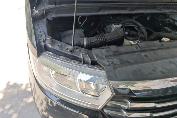 Used JAC Refine M3 2019 IKEA Edition 1.6L Luxury Model Engine Bay Right