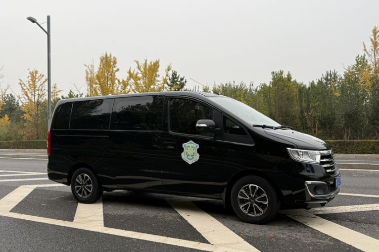 Used JAC Refine M3 2019 PLUS IKEA Edition 1.8L Luxury 9-Seater Exterior 2