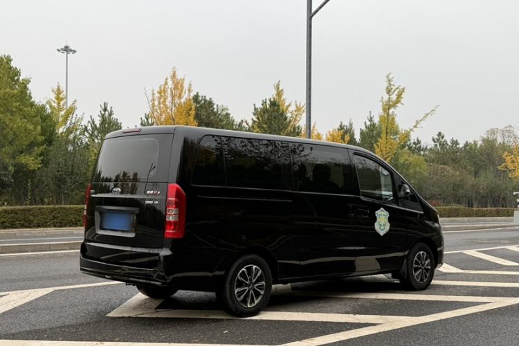 Used JAC Refine M3 2019 PLUS IKEA Edition 1.8L Luxury 9-Seater Exterior 6