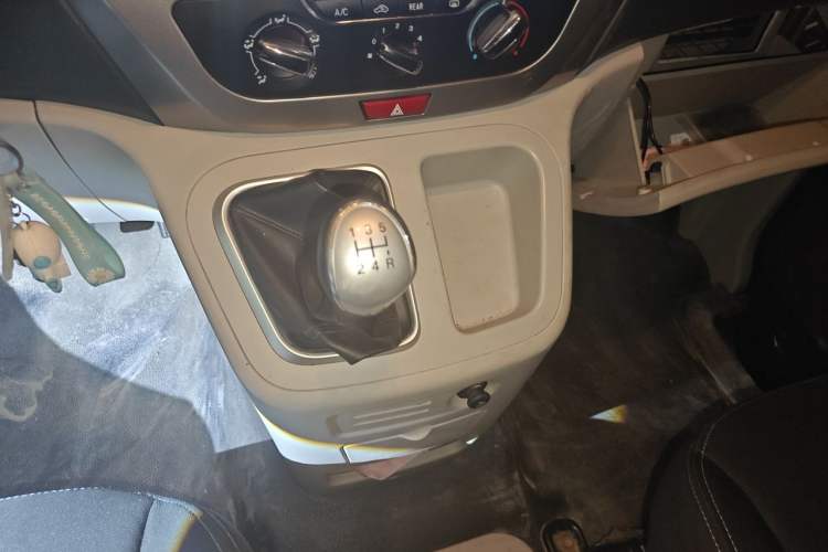 Used JAC Refine M3 2019 PLUS IKEA Edition 1.8L Luxury Model Gear Lever