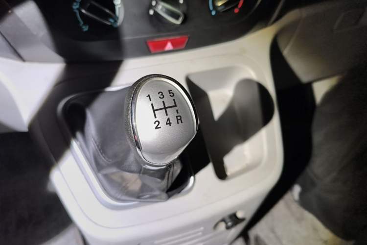 Used JAC Refine M3 2019 Creator Edition 1.8L Luxury Model Gear Lever