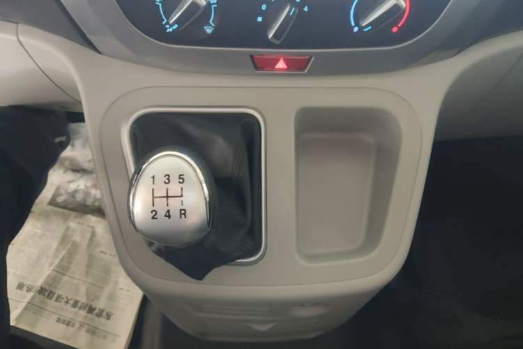 Used JAC Refine M3 2019 Creator Edition 1.8L Luxury Model Gear Lever