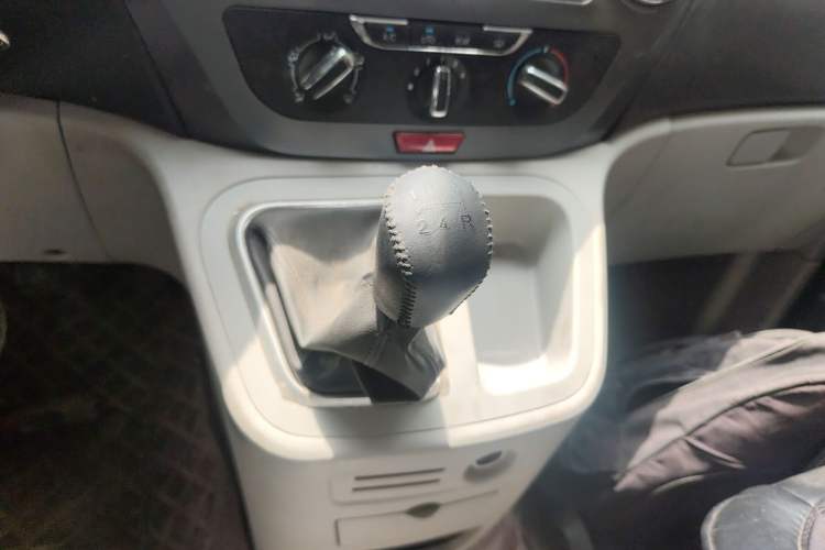 Used JAC Refine M3 2019 PLUS IKEA Edition 1.8L Luxury Model Gear Lever