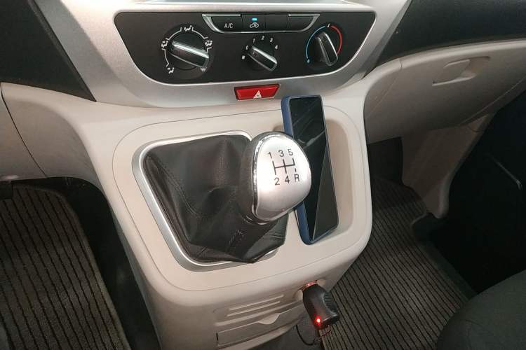 Used JAC Refine M3 2019 Creator Edition 1.8L Luxury Model Gear Lever