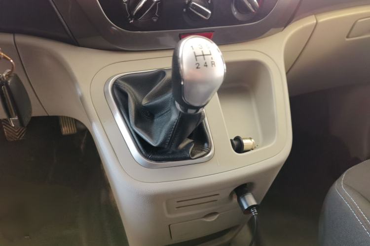 Used JAC Refine M3 2019 PLUS IKEA Edition 1.8L Luxury Model Gear Lever