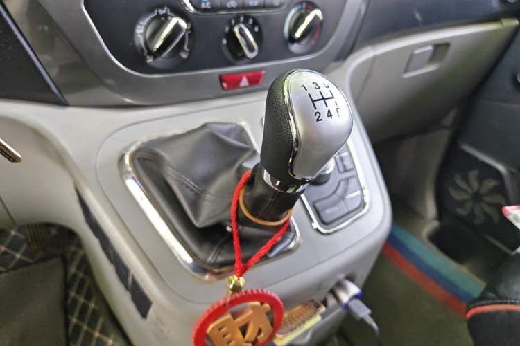 Used JAC Refine M3 2019 IKEA Edition 1.8L Luxury Smart Model Gear Lever