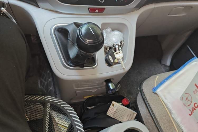 Used JAC Refine M3 2019 PLUS IKEA Edition 1.8L Luxury Model Gear Lever