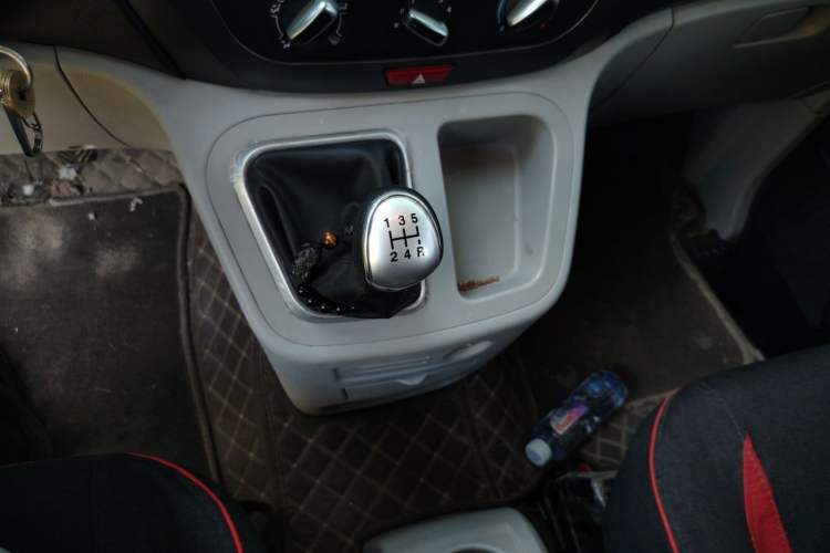 Used JAC Refine M3 2019 Creator Edition 1.8L Luxury Model Gear Lever