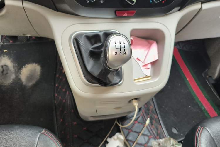 Used JAC Refine M3 2019 PLUS Maker Edition 1.8L Luxury Model Gear Lever