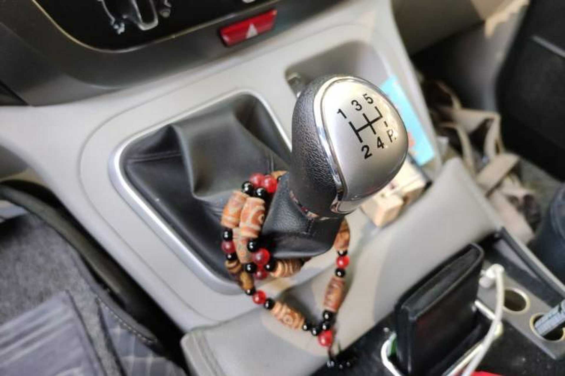 Used JAC Refine M3 2019 IKEA Edition 1.8L Luxury Model Gear Lever