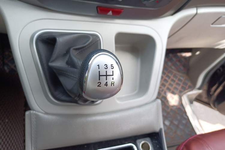 Used JAC Refine M3 2019 Creator Edition 1.8L Luxury Model Gear Lever