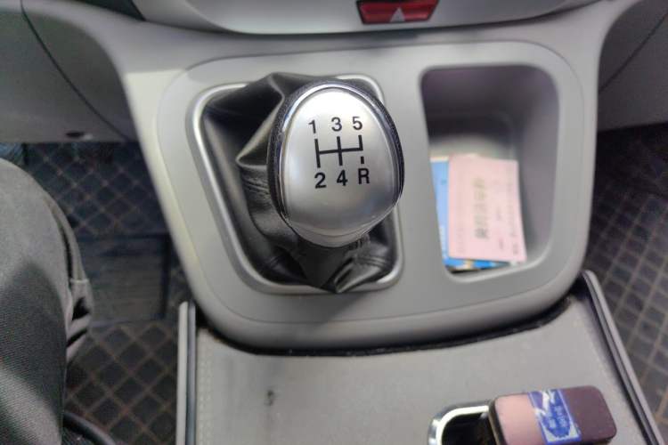 Used JAC Refine M3 2019 PLUS Maker Edition 1.8L Luxury Model Gear Lever