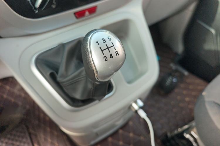 Used JAC Refine M3 2019 Creator Edition 1.8L Luxury Model Gear Lever