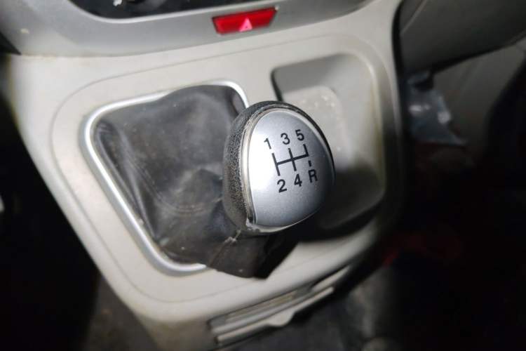 Used JAC Refine M3 2019 PLUS Maker Edition 1.8L Luxury Model Gear Lever