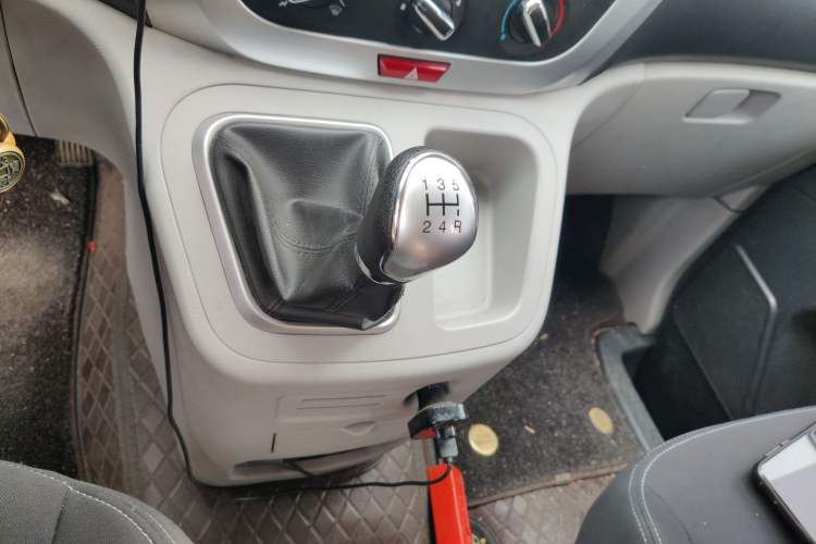 Used JAC Refine M3 2019 PLUS Maker Edition 1.8L Luxury Smart Model with 9 Seats Gear Lever