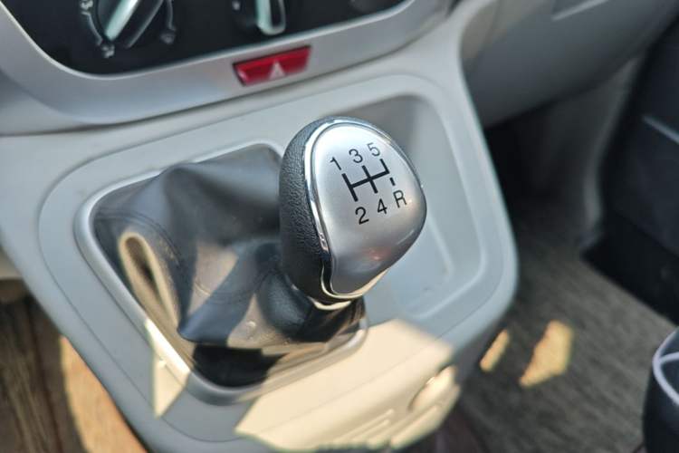 Used JAC Refine M3 2019 Creator Edition 1.8L Luxury Model Gear Lever