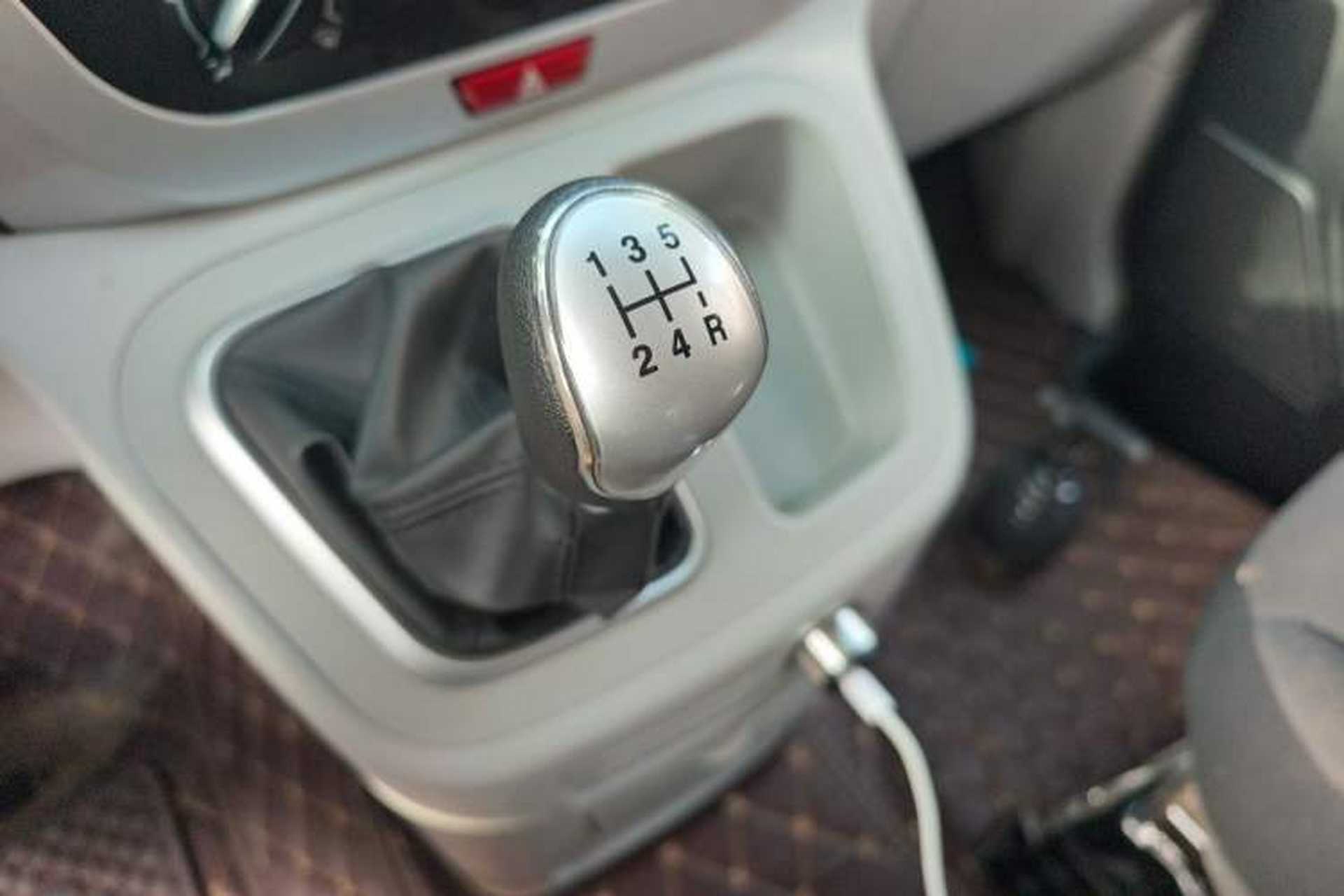 Used JAC Refine M3 2019 Creator Edition 1.8L Luxury Model Gear Lever