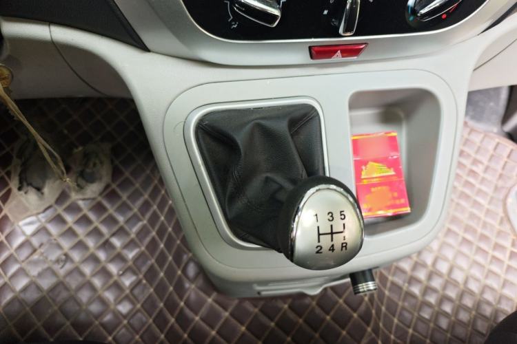 Used JAC Refine M3 2019 Creator Edition 1.6L Luxury Version Gear Lever
