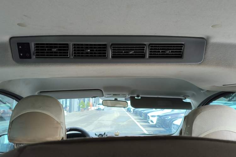Used JAC Refine M3 2019 PLUS IKEA Edition 1.8L Luxury 9-Seater Headliner