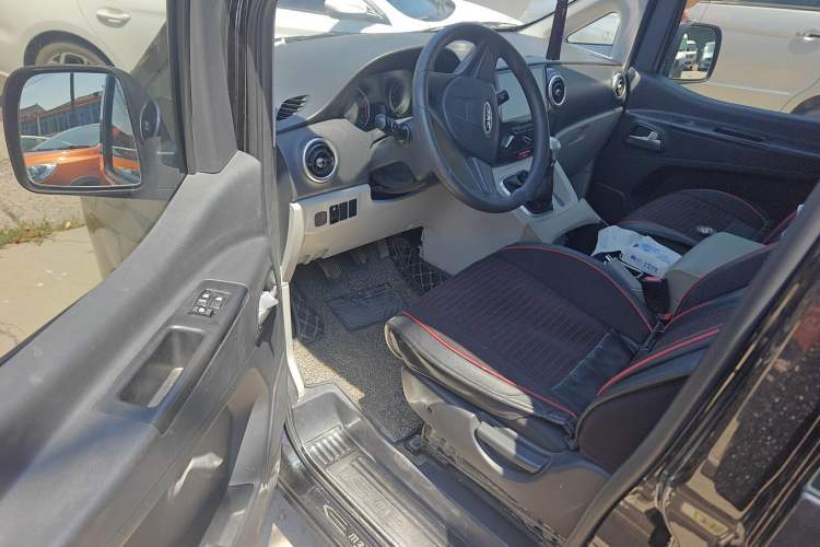 Used JAC Refine M3 2019 1.8L 5-Seater Express Edition Interior 1