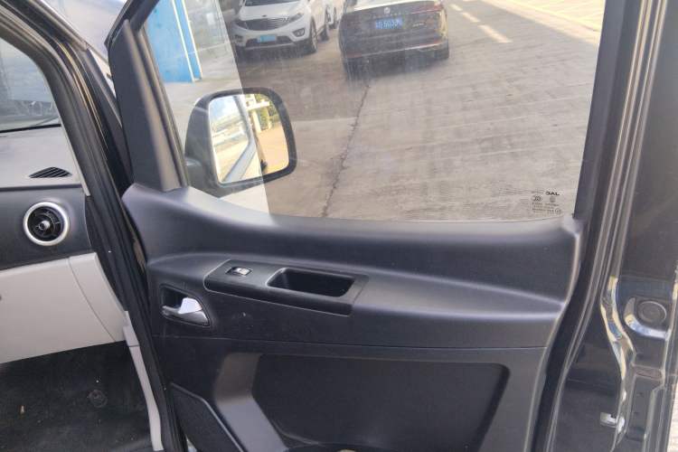 Used JAC Refine M3 2019 1.8L 5-Seater Express Edition Interior 5