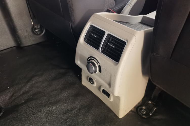 Used JAC Refine M3 2019 PLUS IKEA Edition 1.8L Luxury Model Interior 5