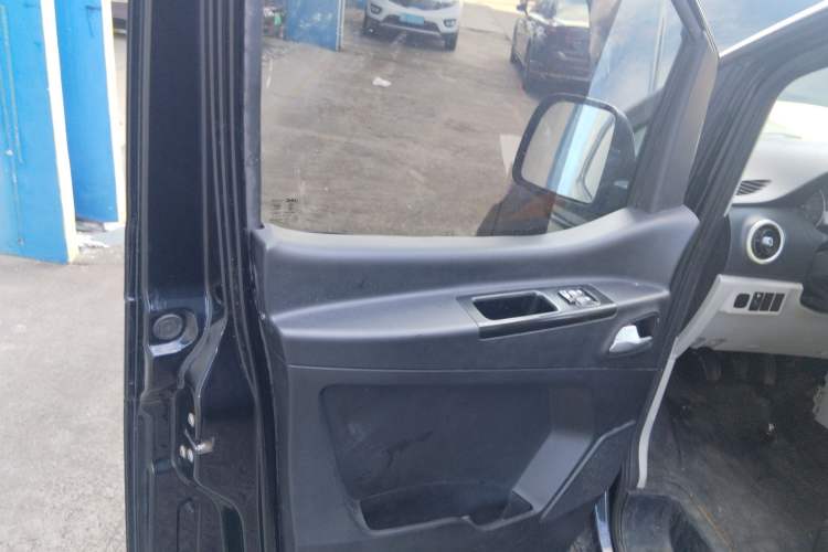 Used JAC Refine M3 2019 1.8L 5-Seater Express Edition Interior 7