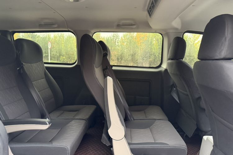 Used JAC Refine M3 2019 PLUS IKEA Edition 1.8L Luxury 9-Seater Interior 8
