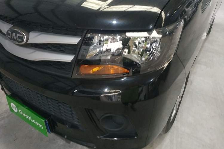 Used JAC Refine M3 2019 PLUS Maker Edition 1.8L Luxury Smart Model with 9 Seats Left Front Headlight