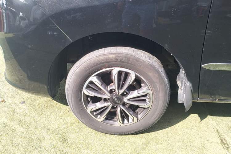 Used JAC Refine M3 2019 IKEA Edition 1.8L Luxury Smart Model Left Front Wheel Hub