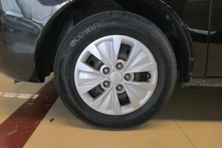 Used JAC Refine M3 2019 Creator Edition 1.8L Luxury Model Left Front Wheel Hub