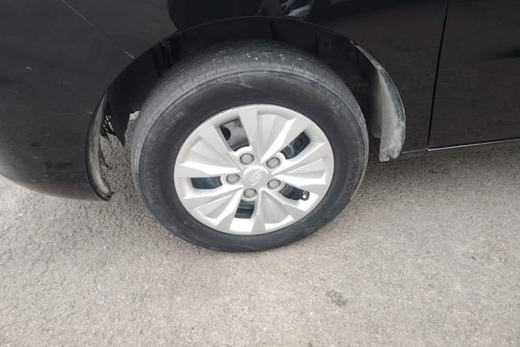 Used JAC Refine M3 2019 Creator Edition 1.8L Luxury Model Left Front Wheel Hub