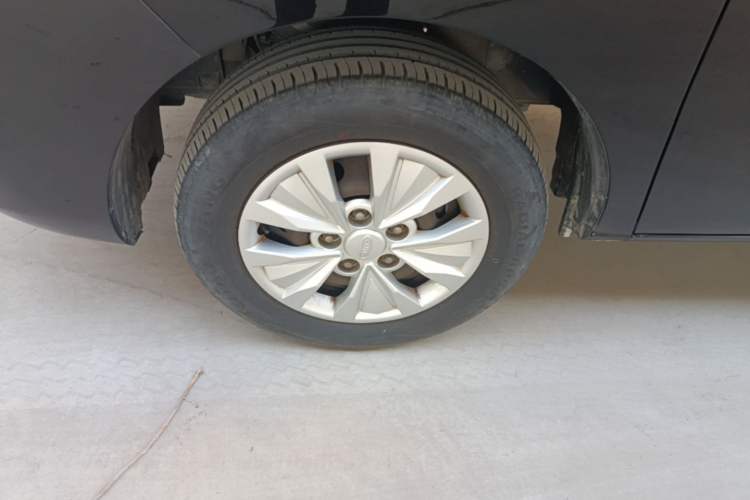 Used JAC Refine M3 2019 Creator Edition 1.8L Luxury Model Left Front Wheel Hub