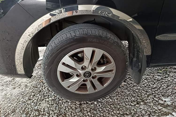 Used JAC Refine M3 2019 IKEA Edition 1.6L Luxury Model Left Front Wheel Hub