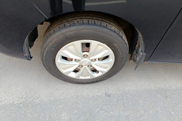 Used JAC Refine M3 2019 Creator Edition 1.8L Luxury Model Left Front Wheel Hub