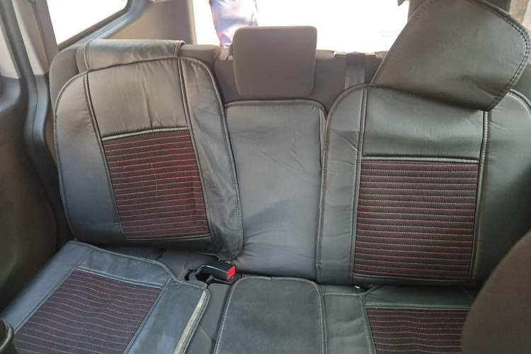 Used JAC Refine M3 2019 1.8L 5-Seater Express Edition Left Rear Seat