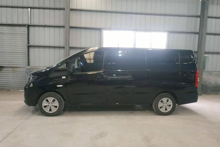 Used JAC Refine M3 2019 PLUS Maker Edition 1.8L Luxury Smart Model with 9 Seats Left Side