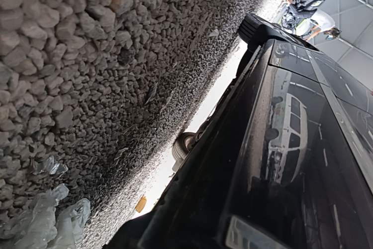 Used JAC Refine M3 2019 IKEA Edition 1.6L Luxury Model Left Side Sill