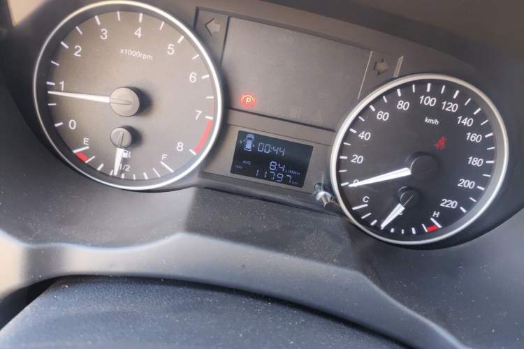 Used JAC Refine M3 2019 Creator Edition 1.8L Luxury Model Odometer Close Up